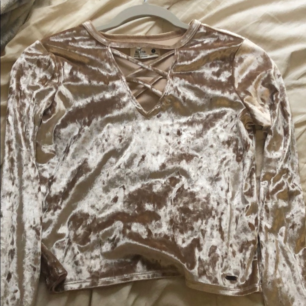 Velvet long sleeved cropped shirt